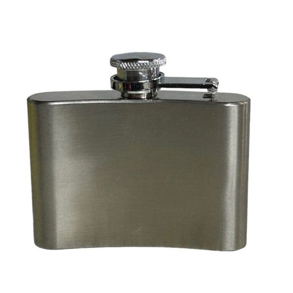 Dewar's Scotch Whiskey Stainless Steel 4 oz Pocket Flask Embossed Screw Top - Picture 3 of 10